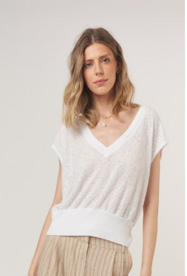 Iva Textured V-Neck Tee - White
