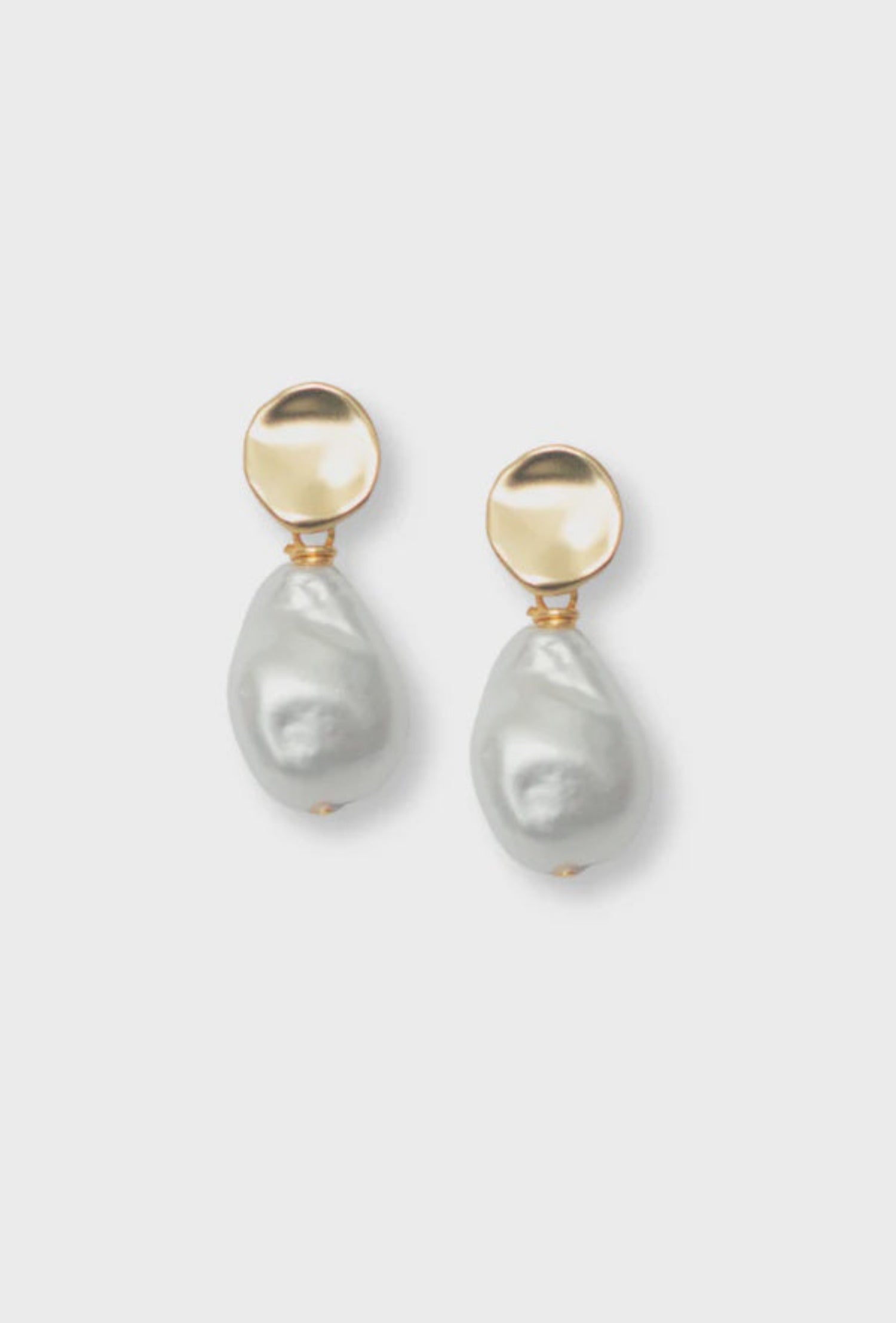 Alli Pearl Earrings