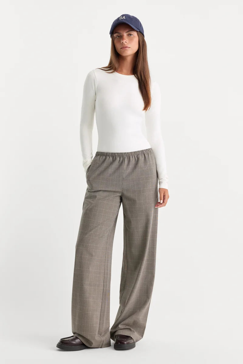 The Sculpting Modern Long Sleeve Bodysuit - White