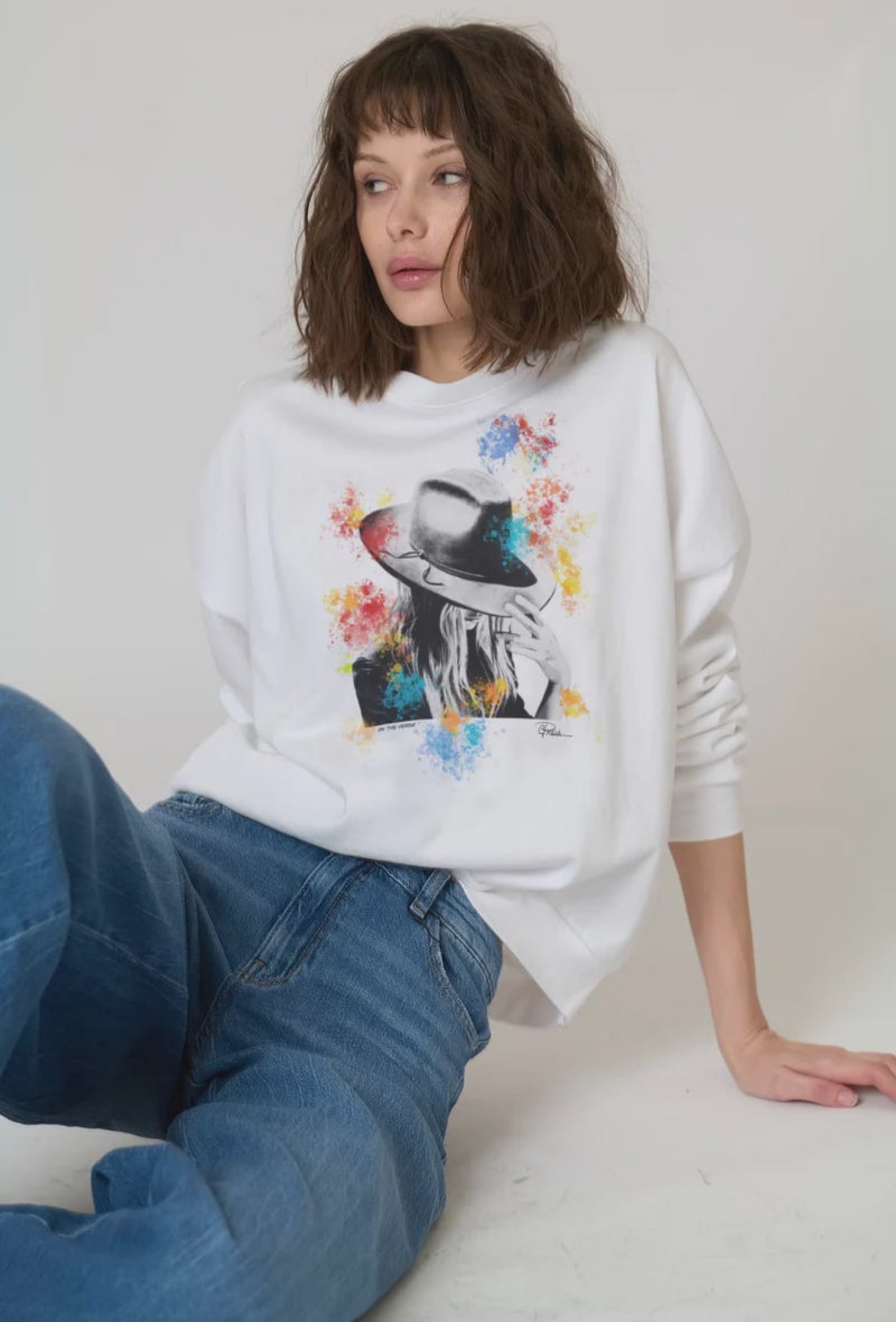 On The Verge Sweatshirt - White
