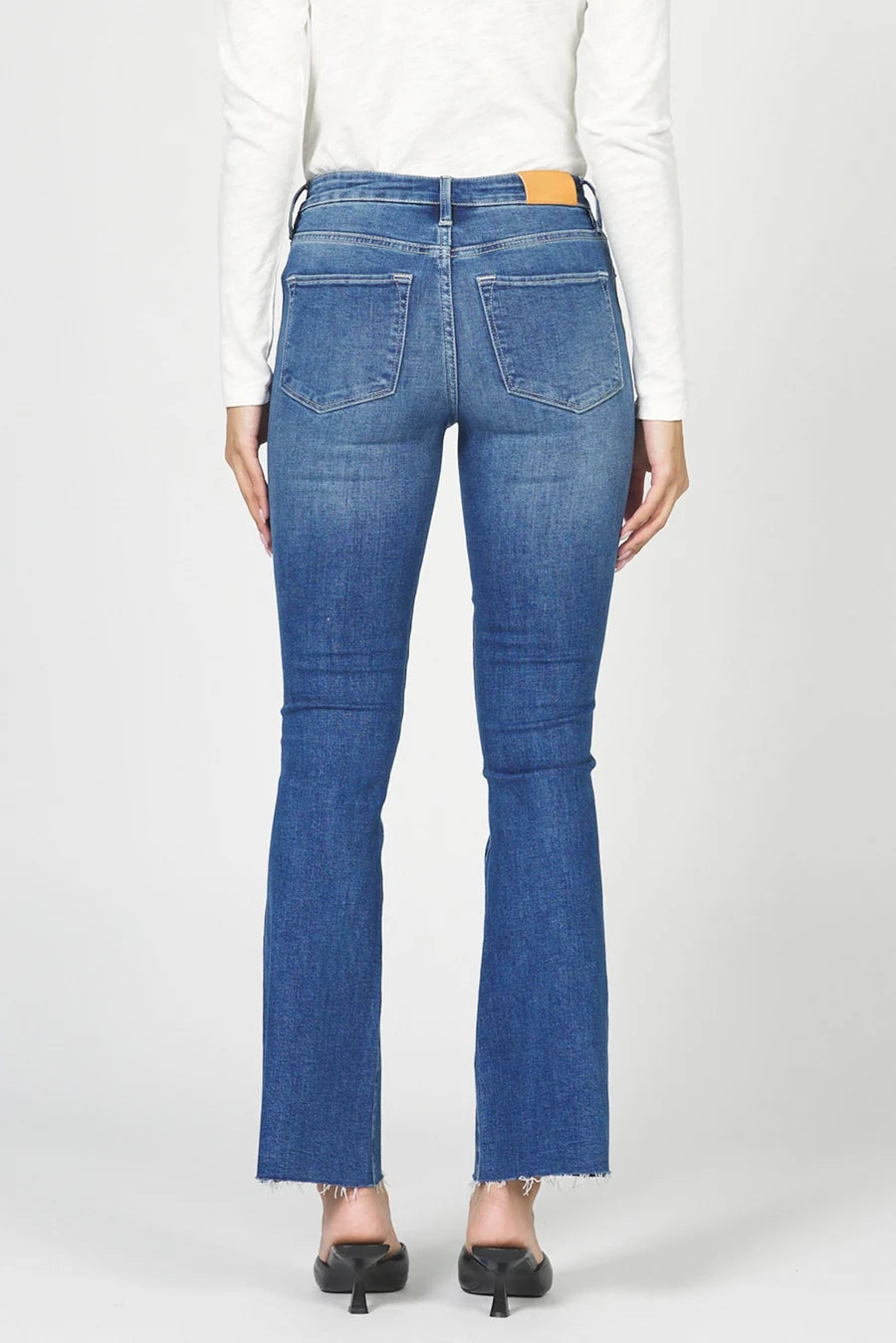 Jaxtyn Mid Rise 31" Bootcut Raw Hem - Crewe