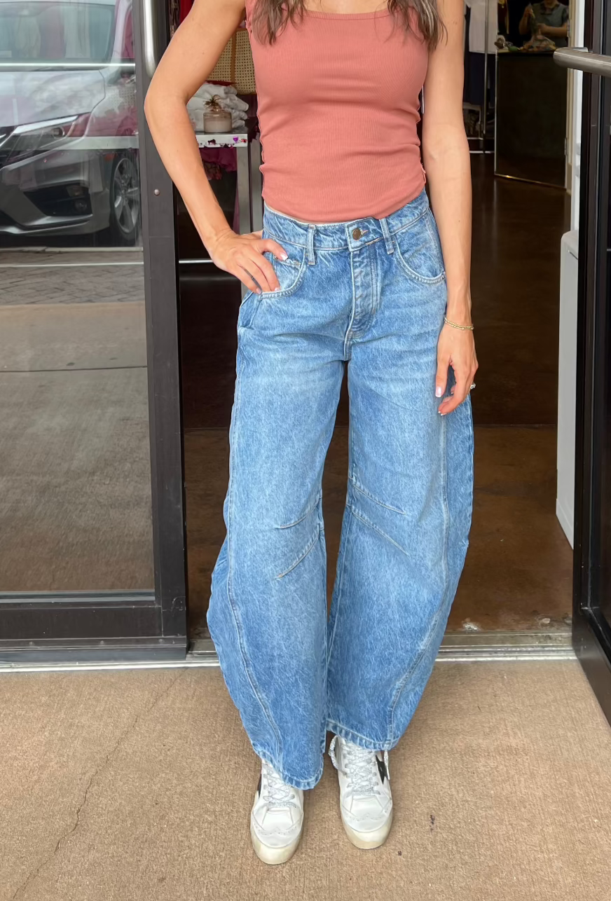 Hummingbird Tee - Cedarwood