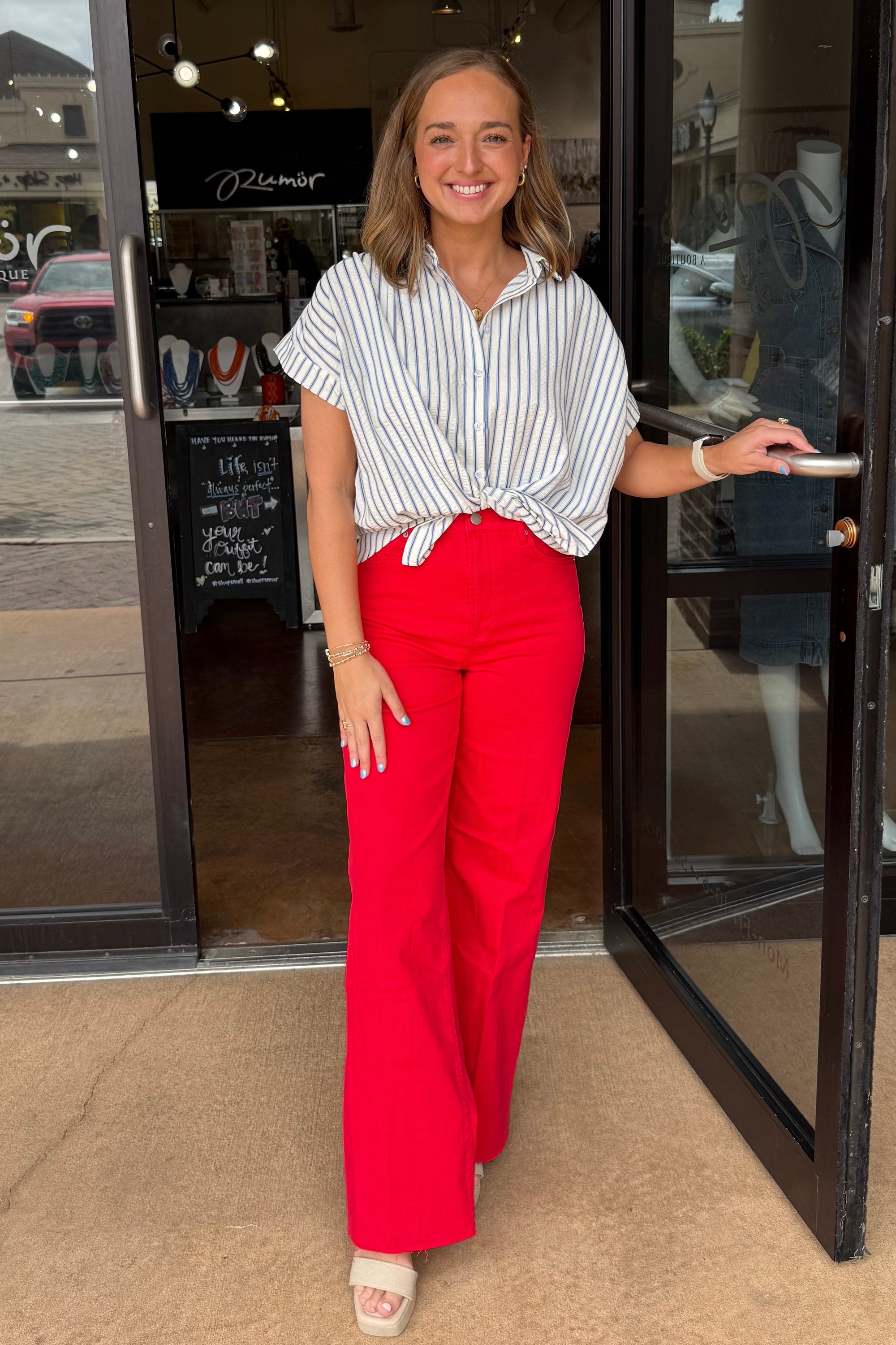red dress shirt with blue pants Blue Dress Pants with Red Shirt Summer Outfits For Men (3 ideas & outfits)