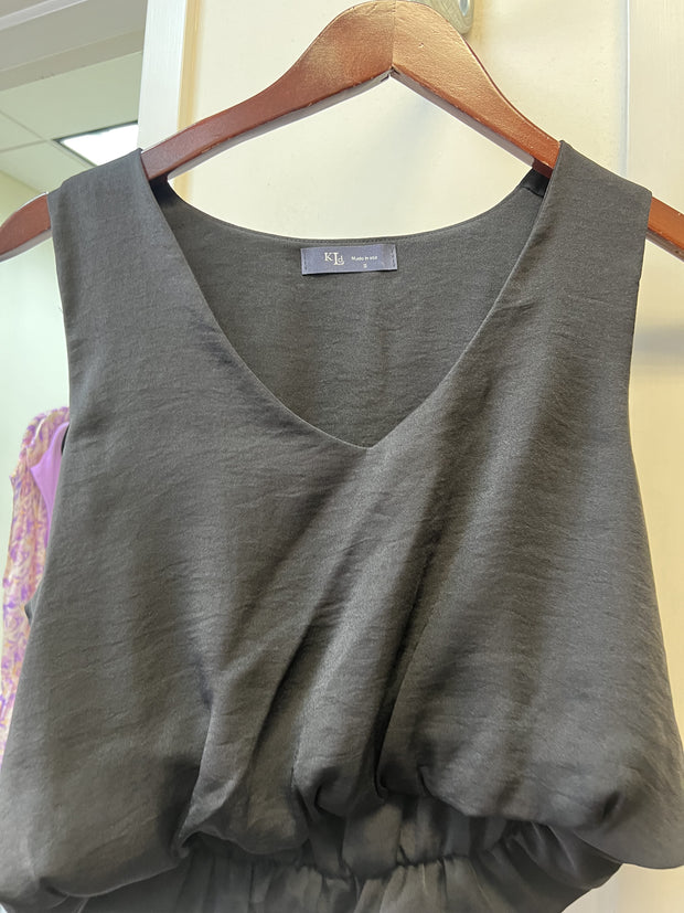V-Neck Sleeveless Bubble Hem Top - Black