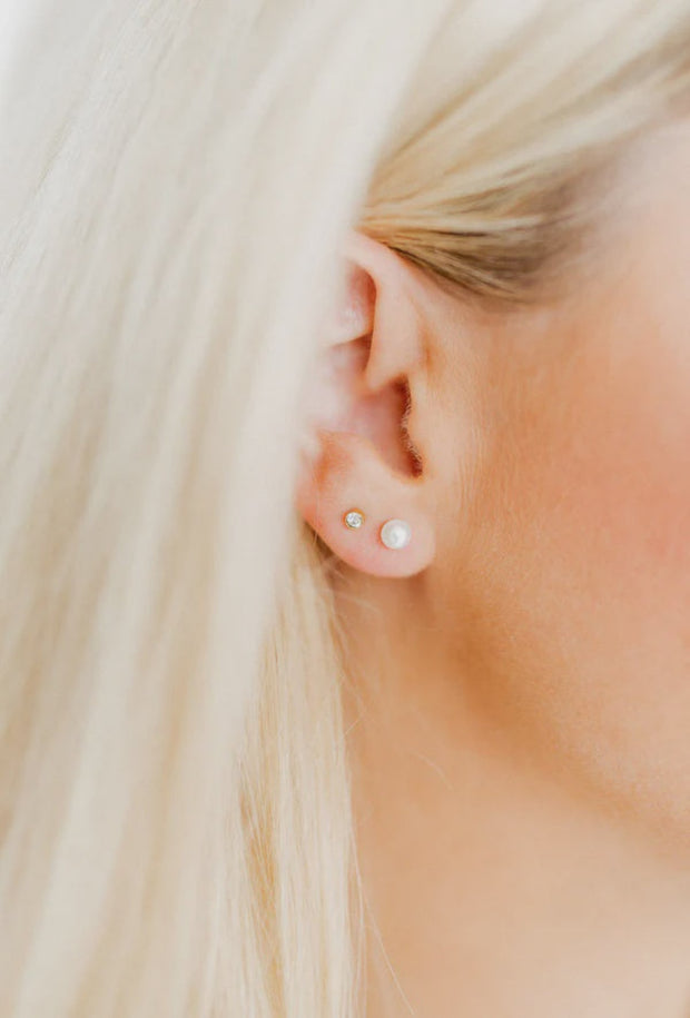 Payton Pearl Screwback Stud Earrings