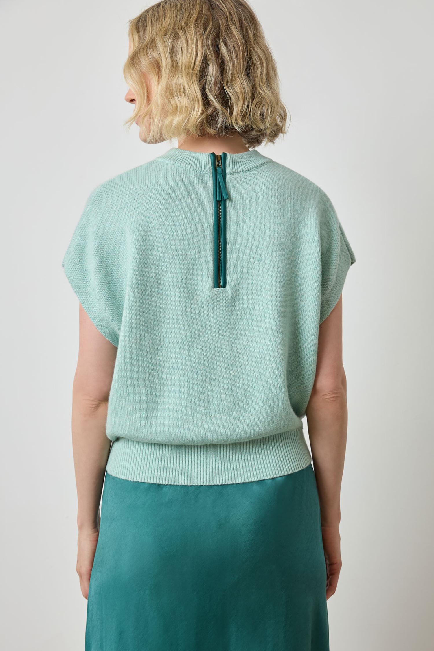 Banded Bottom Wedge Sweater - Frost