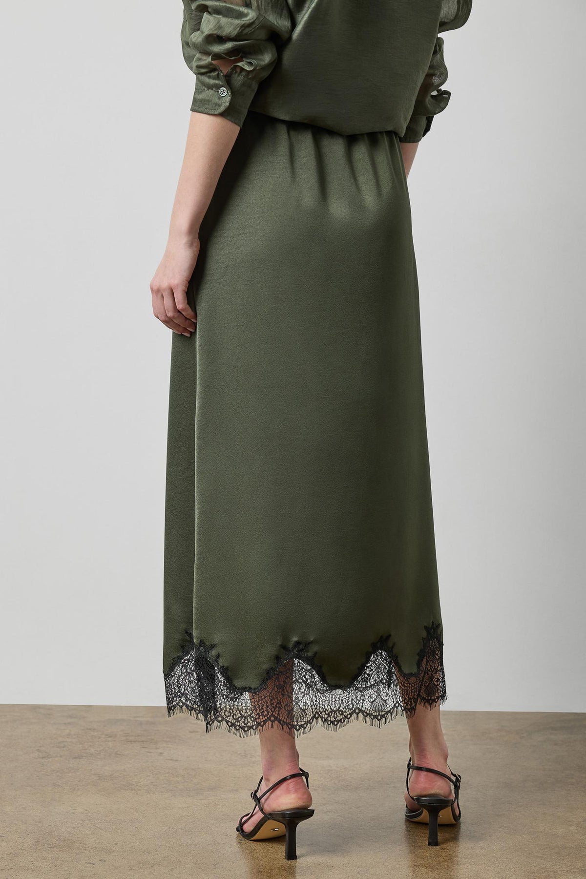 Crepe Satin Skirt With Lace Trim - Fir