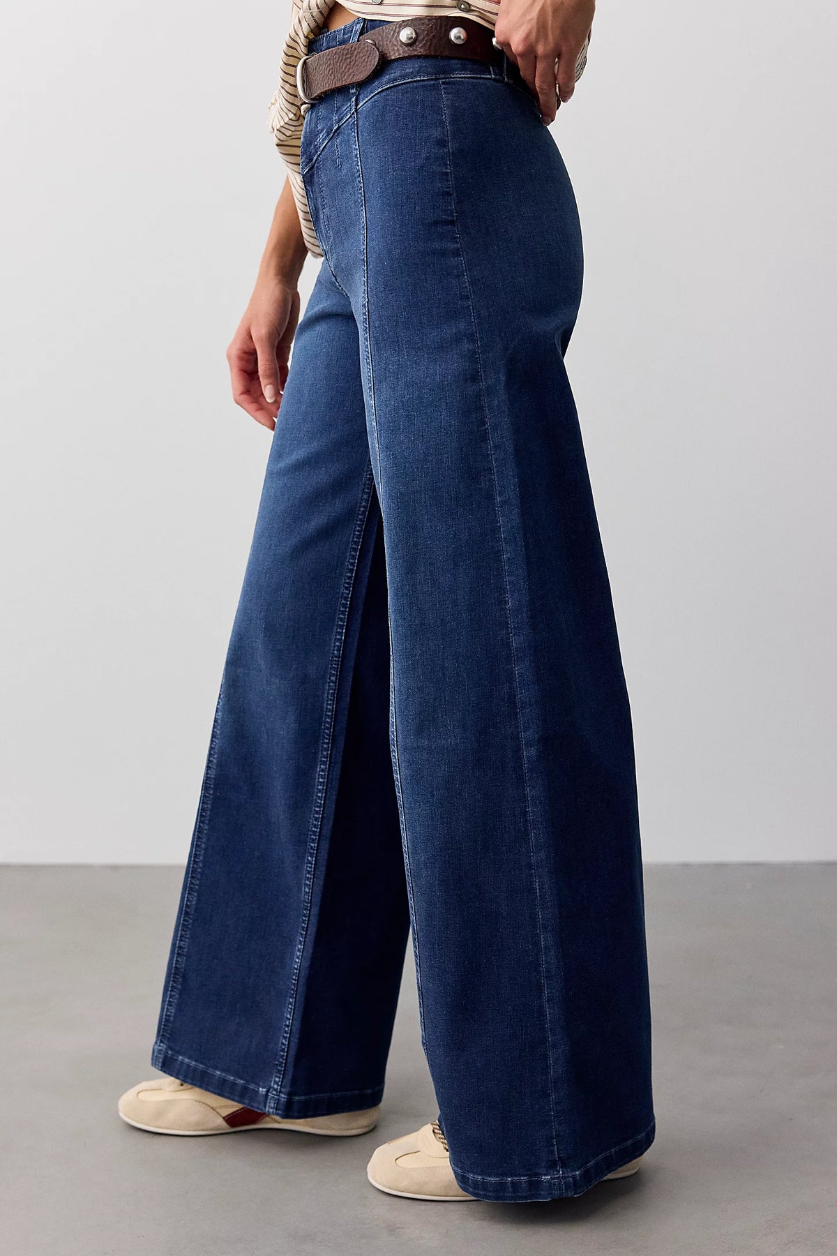 Libre Wide Leg Jean - Lock And Key