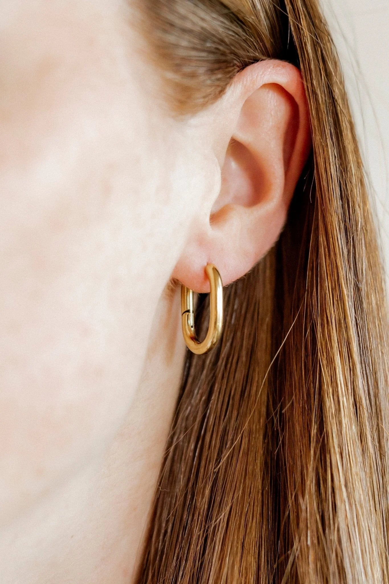 Huggie Earrings - Sutton 21mm - Gold