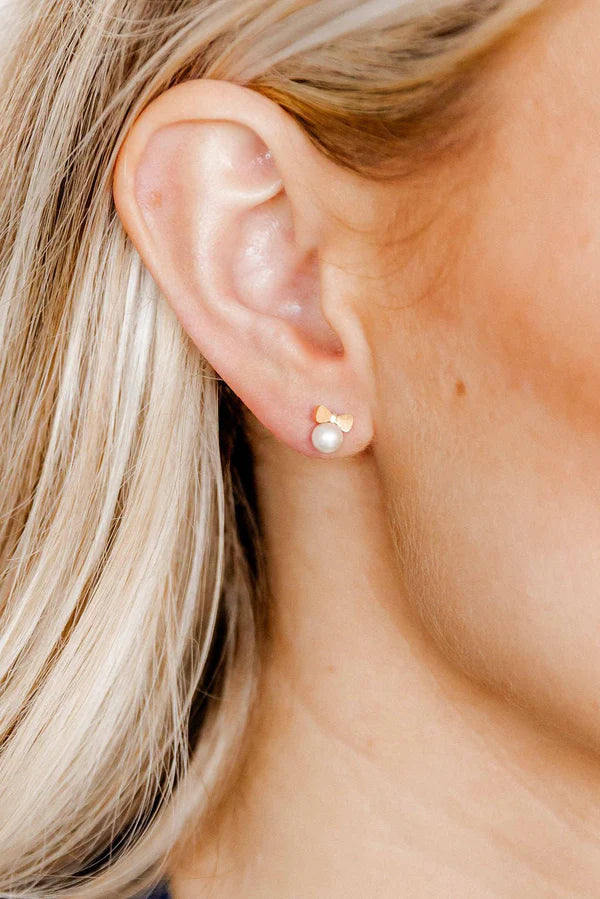 Heidi Pearl Bow Screwback Stud Earrings