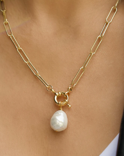 Shell Out Necklace