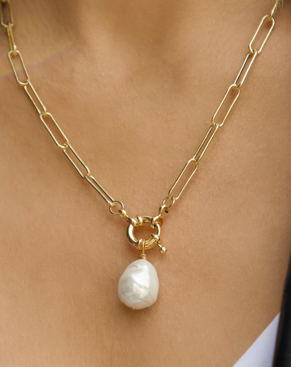 Shell Out Necklace