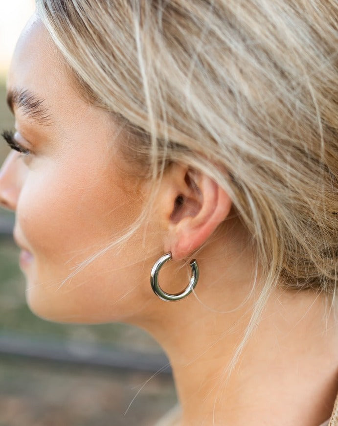 Cleo Chunky Hoops Med 1 1/4"